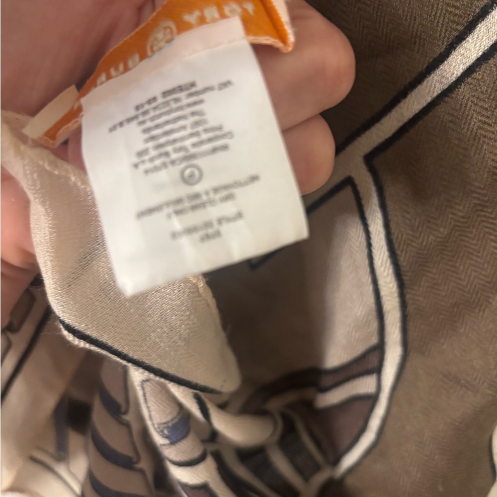 Tory Burch Cream and Blue Wool Scarf - Picture 4 of 4